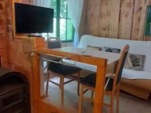 Holiday Home Green Side Cottage - Two Bedroom Holiday Home