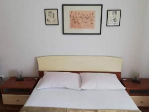 Holiday Home Ribari - Four Bedroom Holiday Home with Terrace