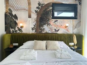 Three-Bedroom Penthouse with Infinity Pool The Skyview Penthouse - S4