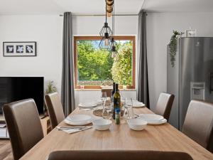 Holiday Home Mla i - Three Bedroom Holiday Home with Pool