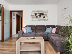 Holiday Home Mla i - Three Bedroom Holiday Home with Pool