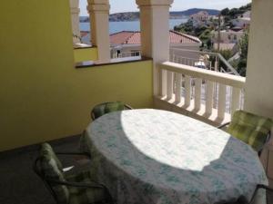 Apartments Milakovic-Kanica - Classic One Bedroom Apartment with Sea View and Terrace