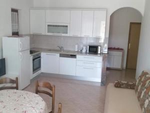 Apartments Milakovic-Kanica - Classic One Bedroom Apartment with Sea View and Terrace