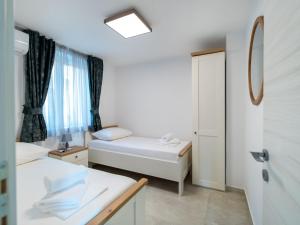 Apartments Sweet Escape - Two Bedroom Apartment with Terrace and Sea View