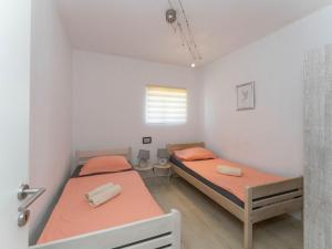 Holiday Home Sanda - Four Bedroom Holiday Home with Terrace