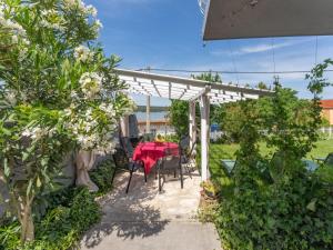 Holiday Home Sanda - Four Bedroom Holiday Home with Terrace