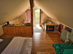 Visnja Gora Meadow Hideaway with Terrace - One Bedroom Cottage with Terrace