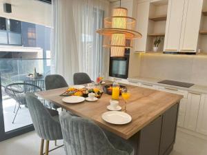 One-Bedroom Apartment With Terrace The Sunset One -S2