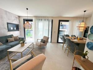 One-Bedroom Apartment With Terrace The Sunset One -S2