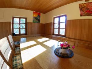 Hillside Haven Holiday Home with Sauna and Hot-Tub - One Bedroom Holiday Home with Sauna and Hot-Tub