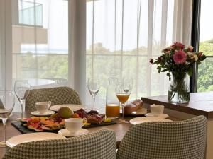 Three-Bedroom Penthouse The Riviera Three -S3