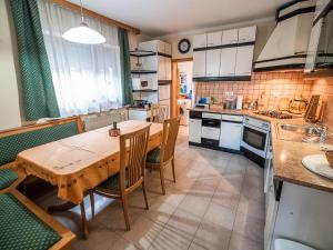 Relaxing Retreat with Hot Tub in Sevnica - Three Bedroom Apartment