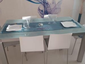 Three Bedroom Apartment With Terrace And Sea View