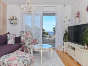 Apartment Hani 2 - Two Bedroom Apartment With Balcony And Sea View