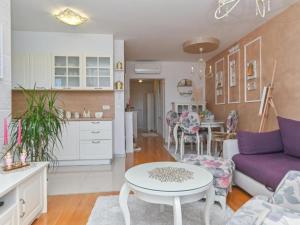 Apartment Hani 2 - Two Bedroom Apartment With Balcony And Sea View