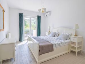 Apartment Villa Troskot - Villa with pool