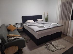 Apartment and Room Mare Vrlika - Two Bedroom Apartment with Balcony