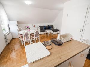 Mountain View Haven Apartments - One Bedroom Apartment with Balcony