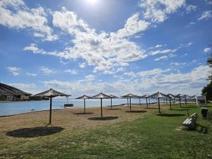 SAK Mobile Home Privlaka - Two Bedroom Mobile Home with Terrace and Sea View