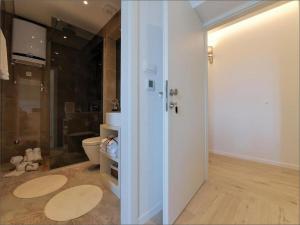 Via Porto Rooms - Deluxe Double Room with Balcony and Sea View