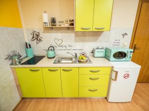 Elegant and Stylish Retreat Apartments with Terrace - Studio Apartment with Terrace