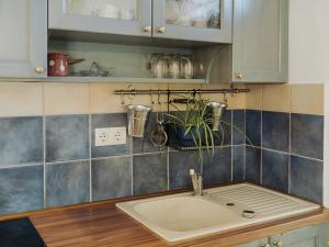 Enchanted Misty Valley Cottage Apartments - One Bedroom Apartment