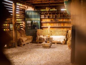 Rustic Refuge Glamping with Hot-Tub and Sauna - Two Bedroom Apartment with Terrace