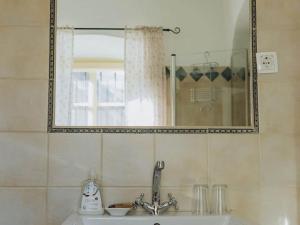 Enchanted Misty Valley Cottage Apartments - Classic One Bedroom Apartment