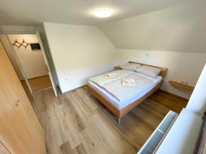 Two Bedroom Apartment with Balcony and Mountain View