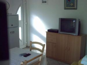 Apartments Degi - One Bedroom Apartment BIG - yard