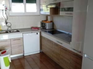 Three Bedroom Apartment with Sea View and Terrace