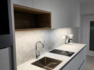 Portoroz Apartment with Sea View and Hot-Tub - One Bedroom Apartment with Sea View and Terrace