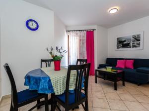Comfortable and Sunny Krk Apartment - One Bedroom Apartment with Terrace