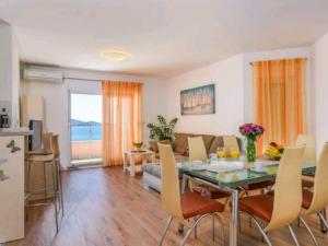 Apartment Antonia Trogir - Two-Bedroom Apartment With Sea View