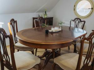 Enchanted Misty Valley Cottage Apartments - Comfort One Bedroom Apartment