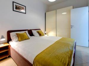Studio Apartment With Balcony And Sea View S2