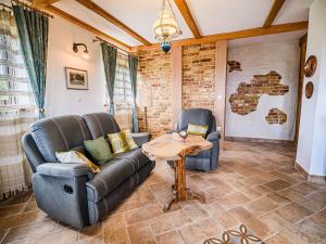 Hidden Authentic Haven Apartments - Two Bedroom Apartment with Balcony