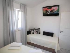 One-Bedroom Deluxe City View Apartment