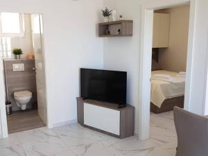 One-Bedroom Deluxe City View Apartment