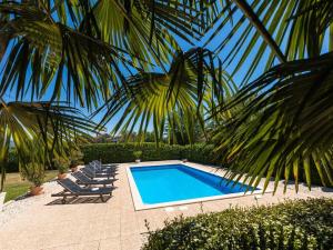 Anetta with 5 bedrooms