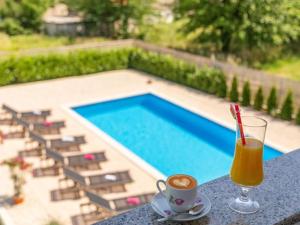 Anetta with 5 bedrooms