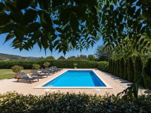 Anetta with 5 bedrooms