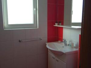 Cozy Vodice Garden Apartments With Terrace and BBQ - Comfort one bedroom apartment GREEN