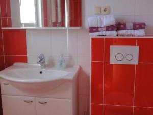 Cozy Vodice Garden Apartments With Terrace and BBQ - Comfort one bedroom apartment GREEN