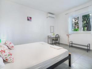 Three Bedroom Apartment with Terrace