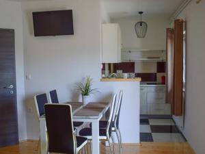 One Bedroom Apartment