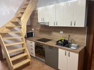 Meadow Tranquil Apartments with Evergreen Garden - Two Bedroom Apartment