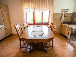 Bloomfield Retreat Country House with Sauna - Three Bedroom Country House