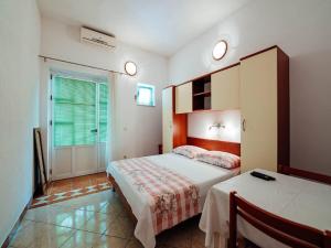 Apartments Pezo - Studio apartment Tina 1