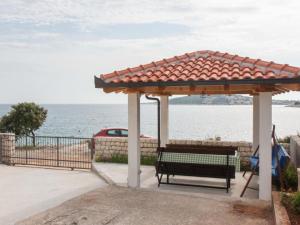 One-Bedroom Apartment With Sea View Ap 2